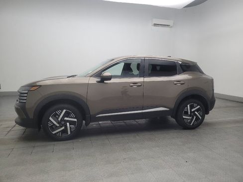 Used 2025 Nissan Kicks SV FWD image 2
