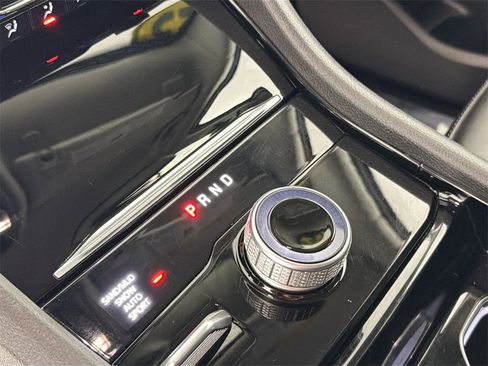 Used 2023 Jeep Grand Cherokee Limited image 16