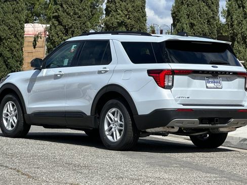 New 2026 Ford Explorer Active w/ Active Comfort Package RWD image 6