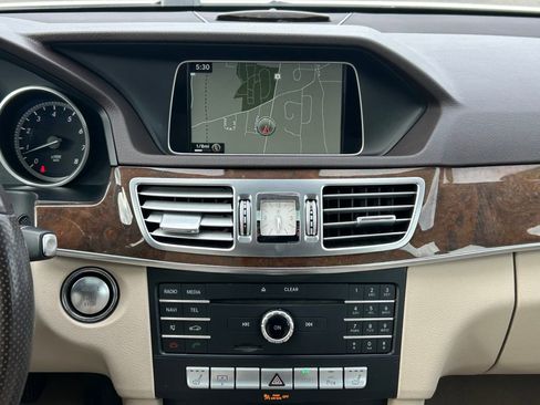 Used 2016 Mercedes-Benz E 350 4MATIC Sedan image 31