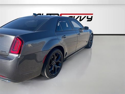 Used 2022 Chrysler 300 Touring L w/ Popular Equipment Group image 7