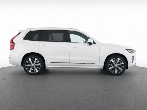 Used 2026 Volvo XC90 B5 Core AWD/4WD image 8