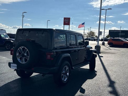 Used 2018 Jeep Wrangler Unlimited Sahara image 3