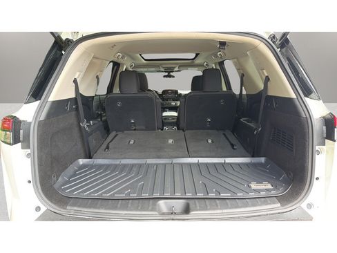 Used 2023 Nissan Pathfinder SV w/ SV Premium Package AWD/4WD image 17