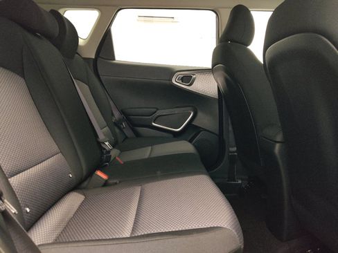 Used 2025 Kia Soul LX w/ LX Technology Package image 19