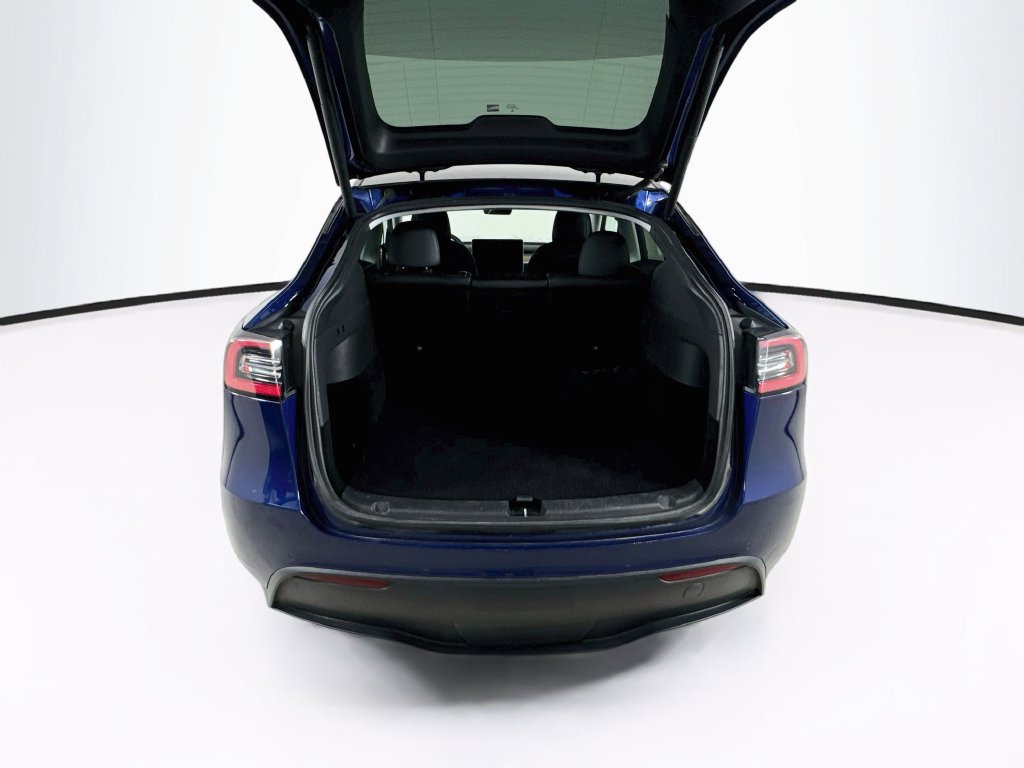 Used 2021 Tesla Model Y Long Range AWD/4WD image 29