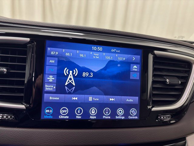 Used 2020 Chrysler Pacifica Touring-L w/ Advanced Safetytec Group FWD image 20