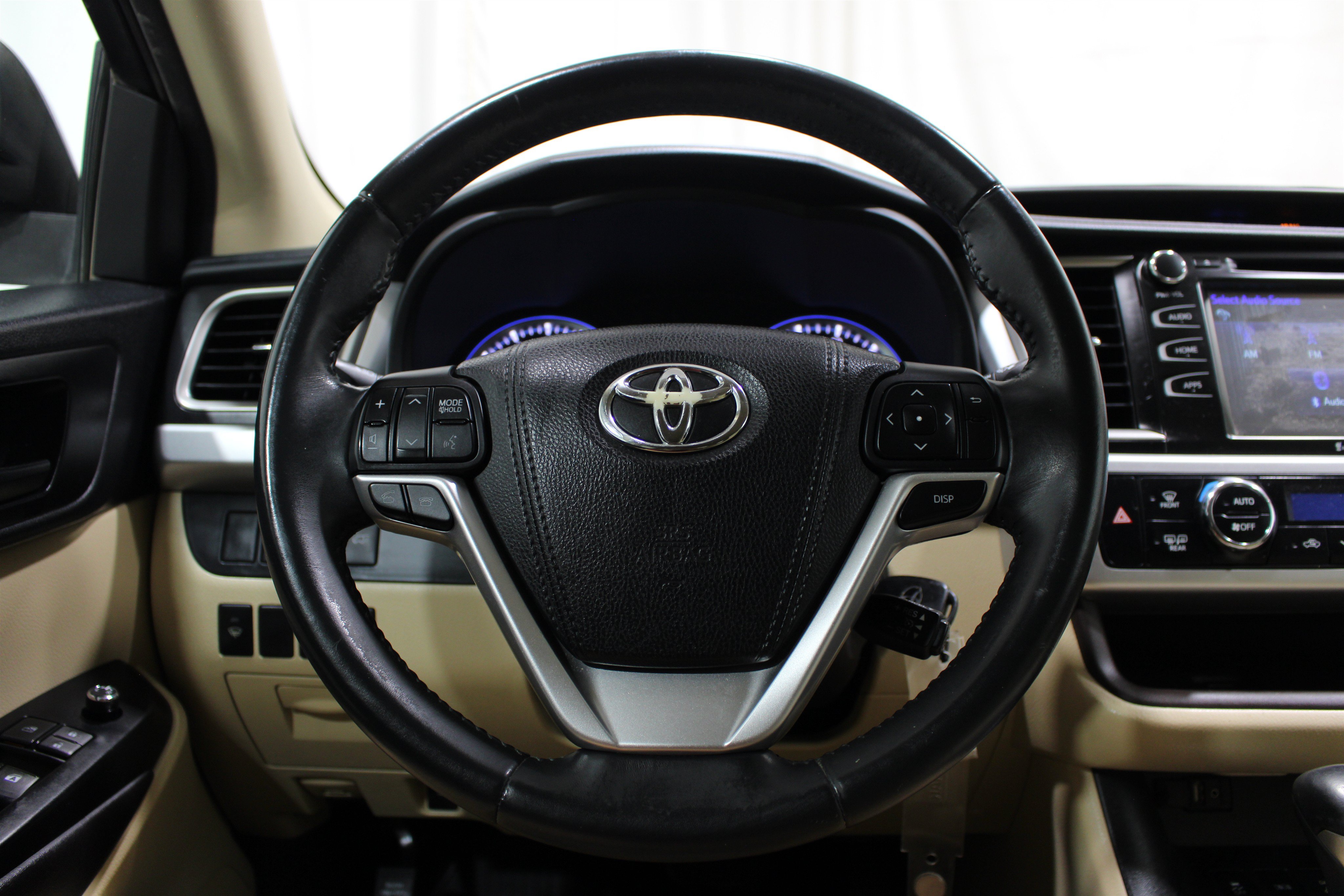 Used 2016 Toyota Highlander Plus w/ Protection Package #3 AWD/4WD image 10