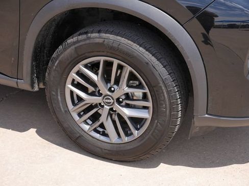 Used 2024 Nissan Rogue S FWD image 9