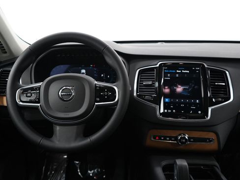 Used 2024 Volvo XC90 B5 Plus image 13
