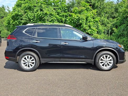 Used 2018 Nissan Rogue SV AWD/4WD image 7