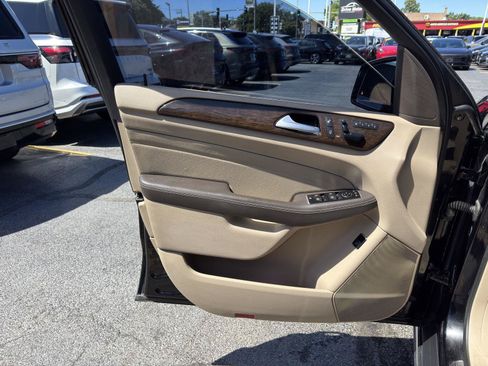 Used 2015 Mercedes-Benz ML 350 2WD w/ Premium 1 Package image 20