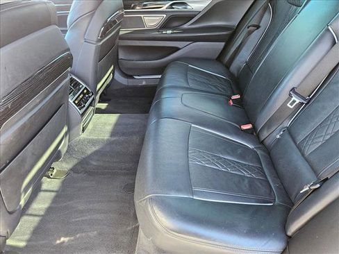 Certified 2022 BMW 750i xDrive w/ Executive Package image 16