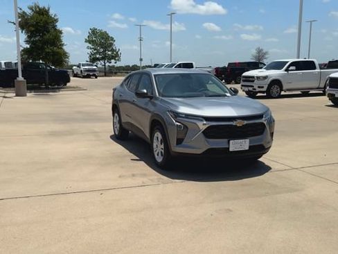 New 2026 Chevrolet Trax LS w/ Driver Confidence Package FWD image 3