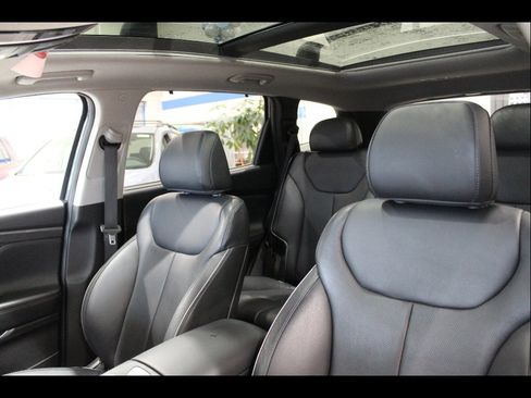 Used 2022 Hyundai Santa Fe Limited AWD/4WD image 9