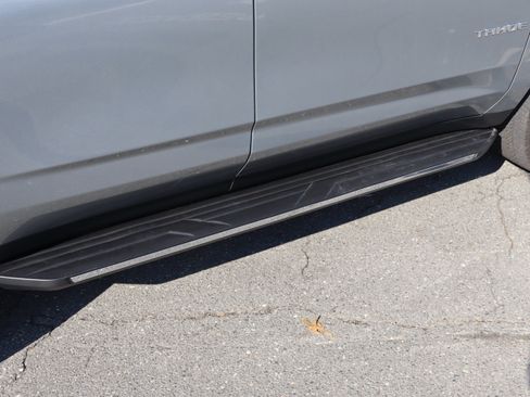 Used 2025 Chevrolet Tahoe Premier AWD/4WD image 12