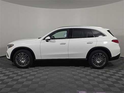Used 2026 Mercedes-Benz GLC 300 4MATIC image 2