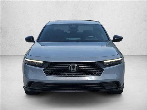 Used 2023 Honda Accord Sport image 2