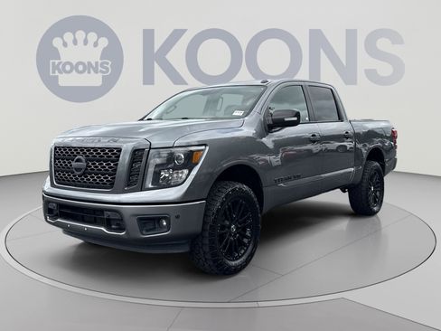 Used 2018 Nissan Titan SV w/ SV Convenience Package AWD/4WD image 1