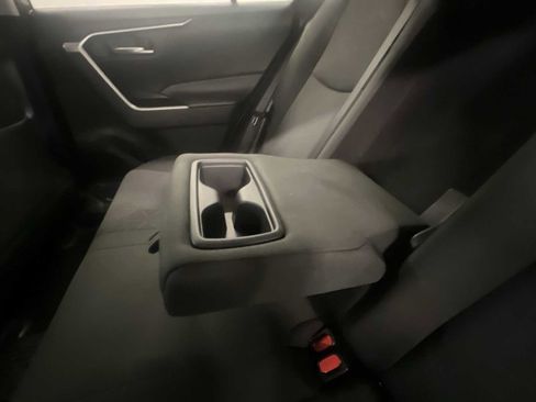 Used 2025 Toyota RAV4 XLE image 37
