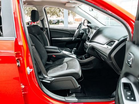 Used 2018 Dodge Journey SXT w/ Connectivity Group FWD image 37