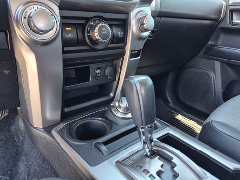 Used 2018 Toyota 4Runner SR5 Premium AWD/4WD image 17