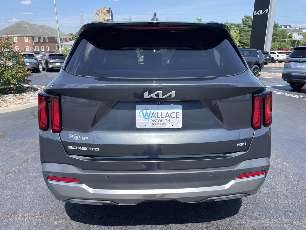 Used 2024 Kia Sorento S AWD/4WD image 5