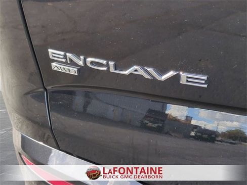 Used 2022 Buick Enclave Essence w/ Sport Touring Edition image 28