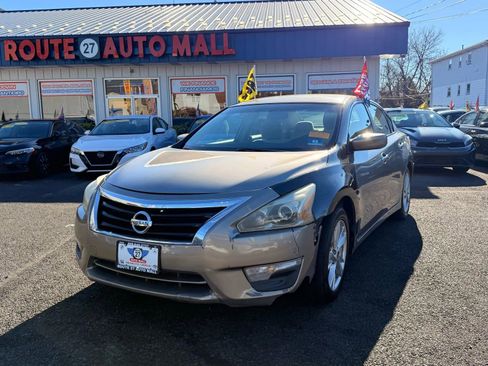 Used 2013 Nissan Altima 2.5 SV image 1