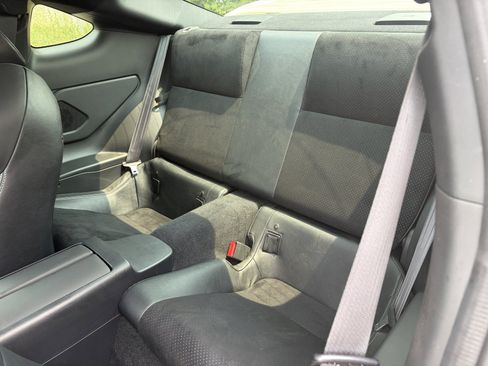 Used 2023 Toyota GR86 Premium w/ ALL Weather Mat Package (TMS) RWD image 9