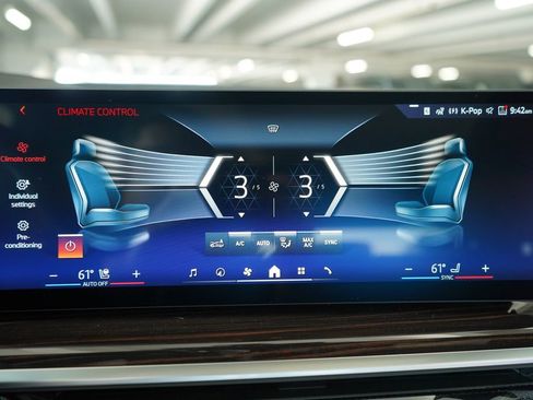 New 2026 BMW X5 xDrive50e w/ Climate Comfort Package image 19