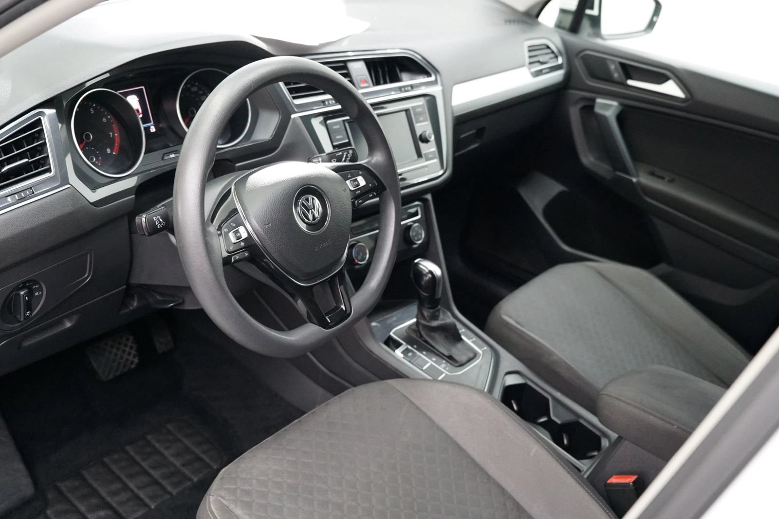 Used 2020 Volkswagen Tiguan S FWD image 17