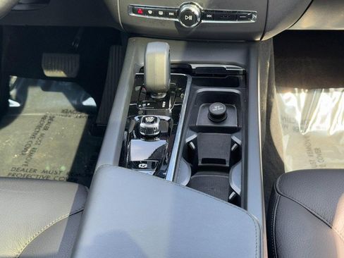 Used 2025 Volvo XC60 B5 Plus w/ Climate Package image 15