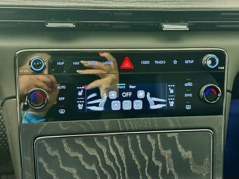 New 2026 Genesis GV80 3.5T Prestige image 14