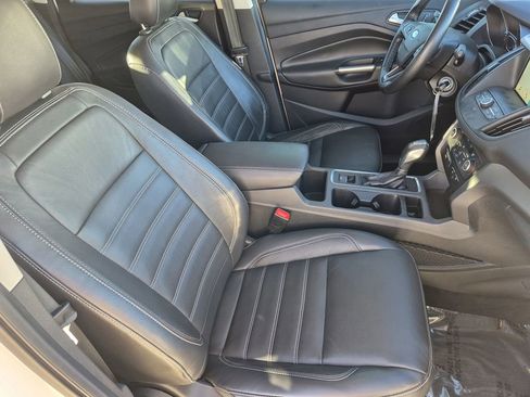 Used 2018 Ford Escape SEL image 16