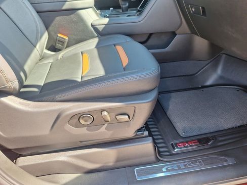 Used 2024 GMC Sierra 1500 AT4 w/ Technology Package image 27