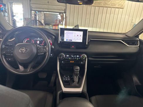 Certified 2025 Toyota RAV4 XLE AWD/4WD image 17
