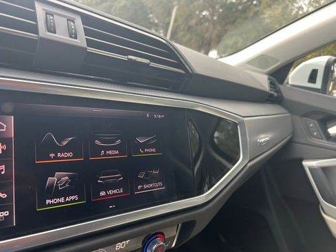 Used 2020 Audi Q3 2.0T Premium Plus w/ Premium Plus Package image 9