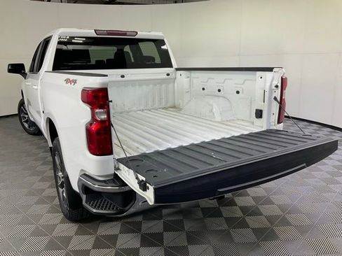 Used 2022 Chevrolet Silverado 1500 LT image 35