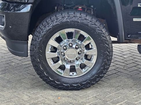 Used 2018 GMC Sierra 2500 Denali w/ Duramax Plus Package AWD/4WD image 24