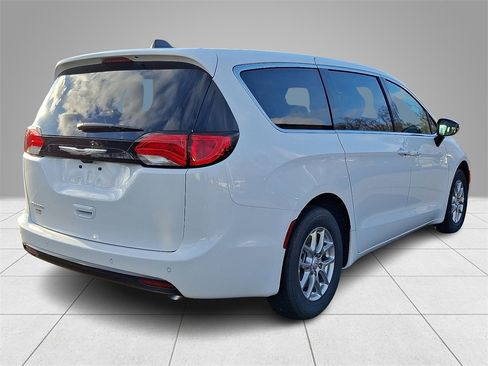 New 2026 Chrysler Voyager LX image 3