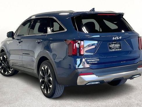 Used 2025 Kia Sorento SX FWD image 4