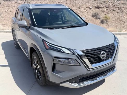 Certified 2022 Nissan Rogue Platinum w/ Head-Up Display Package image 3