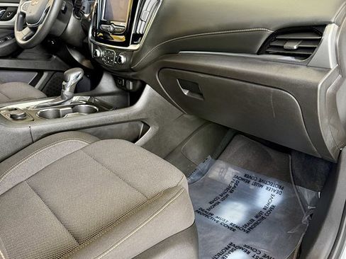 Used 2021 Chevrolet Traverse LS image 12