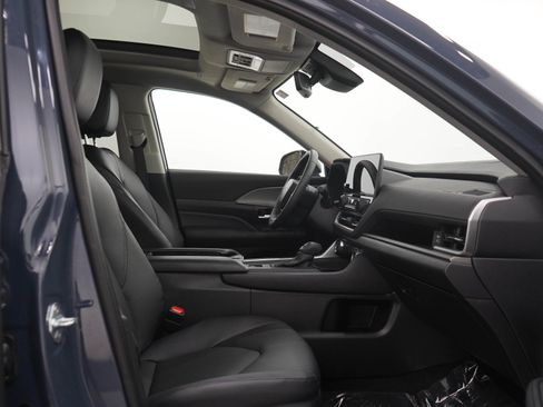 Used 2025 Toyota Grand Highlander AWD Hybrid image 13