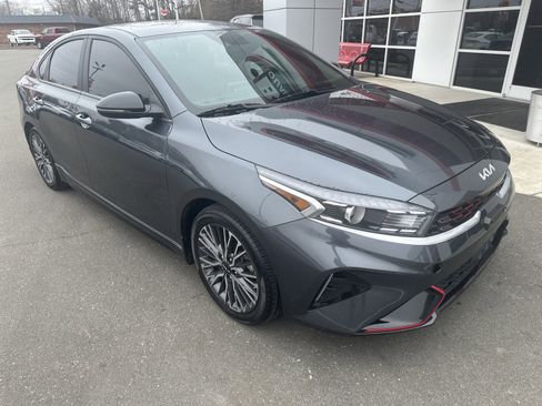 Used 2023 Kia Forte GT-Line w/ GT-Line Premium Package image 2