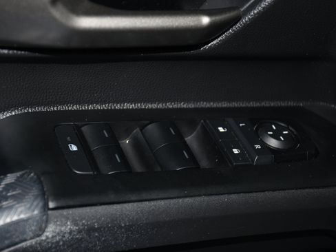 Certified 2025 Toyota Tacoma TRD Sport AWD/4WD image 10