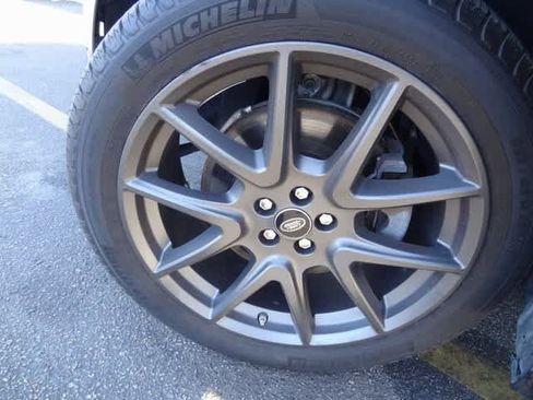 Used 2021 Land Rover Range Rover Velar R-Dynamic S image 41