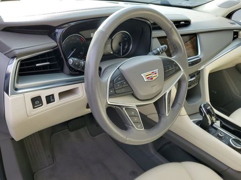 Certified 2023 Cadillac XT5 Premium Luxury image 9