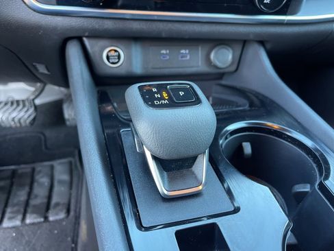 Used 2023 Nissan Rogue S image 14